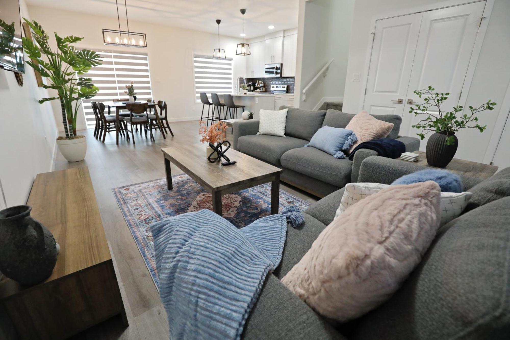Beautiful Home With 4 King Beds,Airport,Disney+ Edmonton Exterior foto
