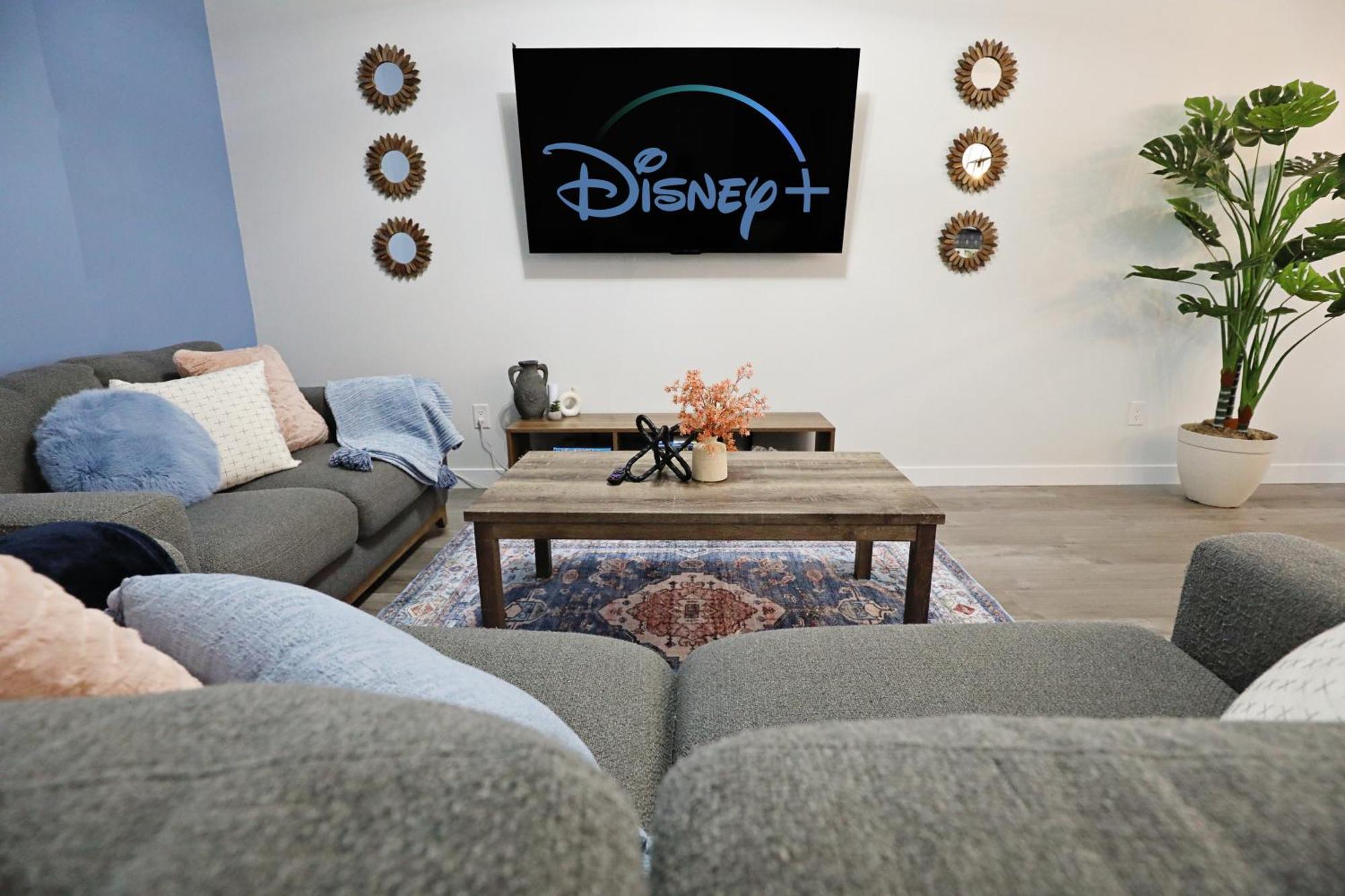 Beautiful Home With 4 King Beds,Airport,Disney+ Edmonton Exterior foto