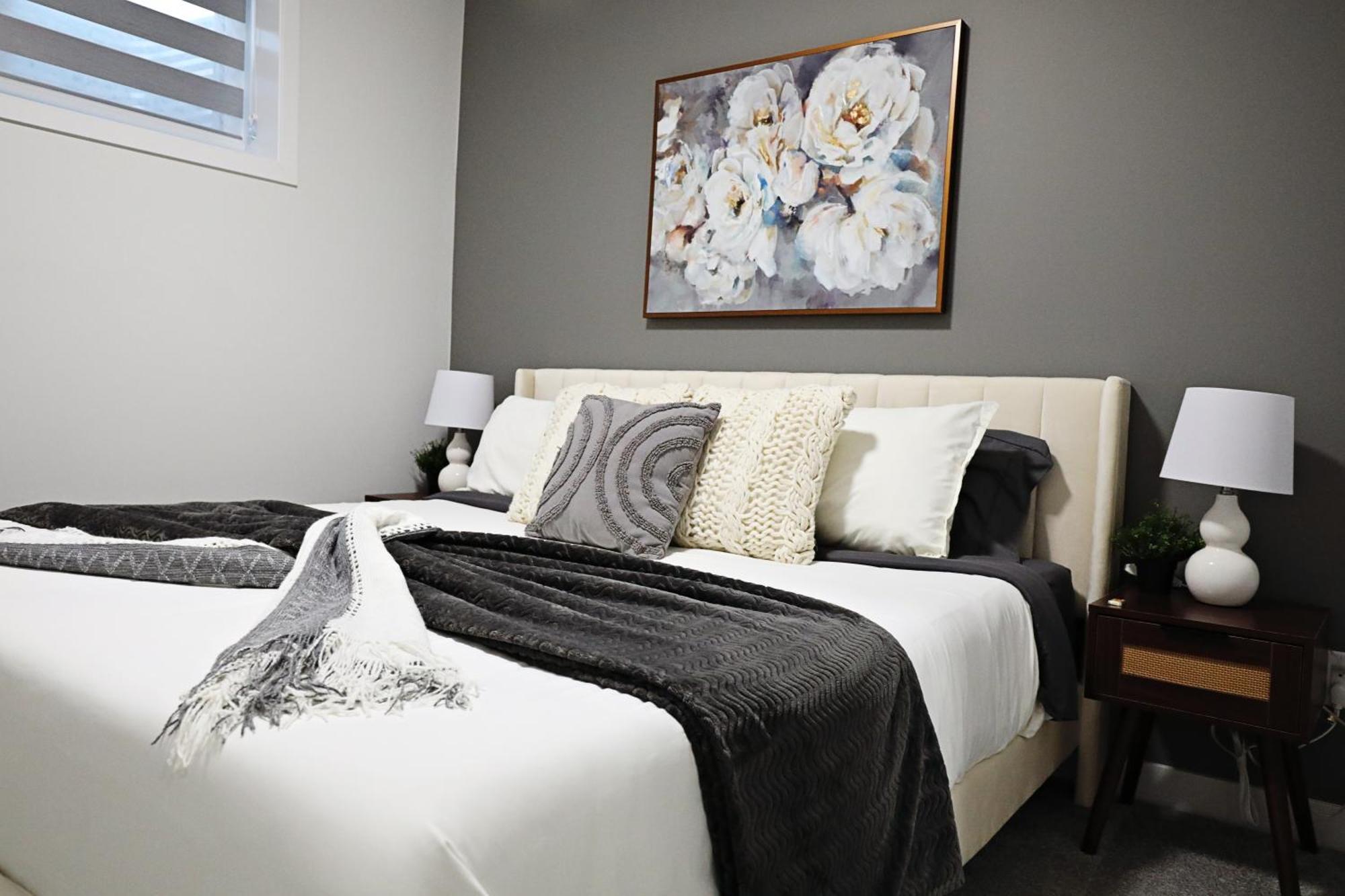 Beautiful Home With 4 King Beds,Airport,Disney+ Edmonton Exterior foto