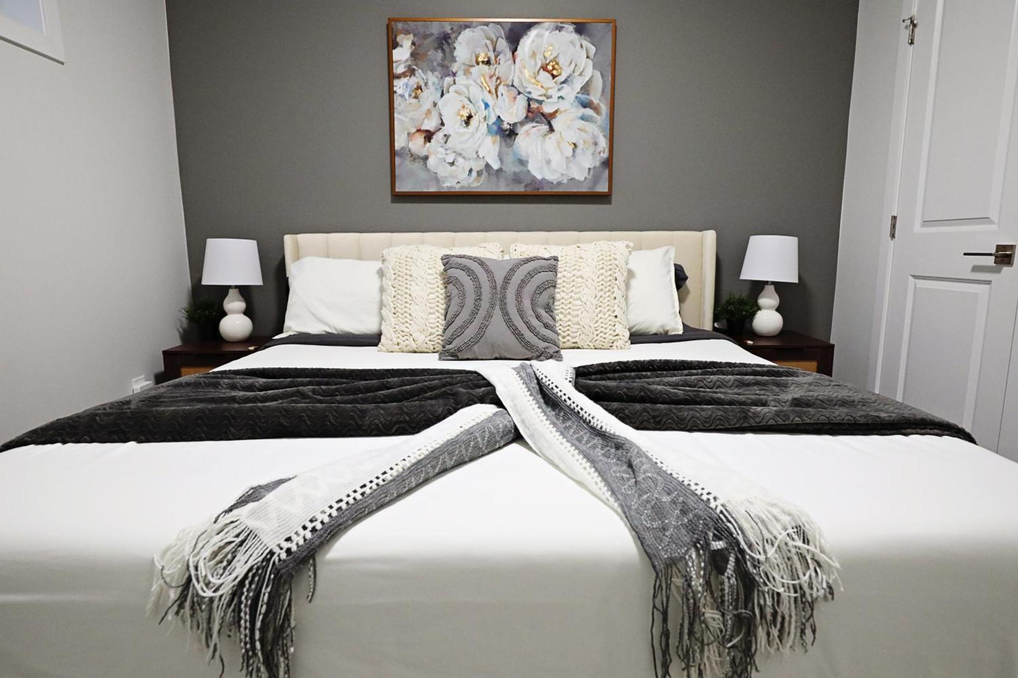 Beautiful Home With 4 King Beds,Airport,Disney+ Edmonton Exterior foto